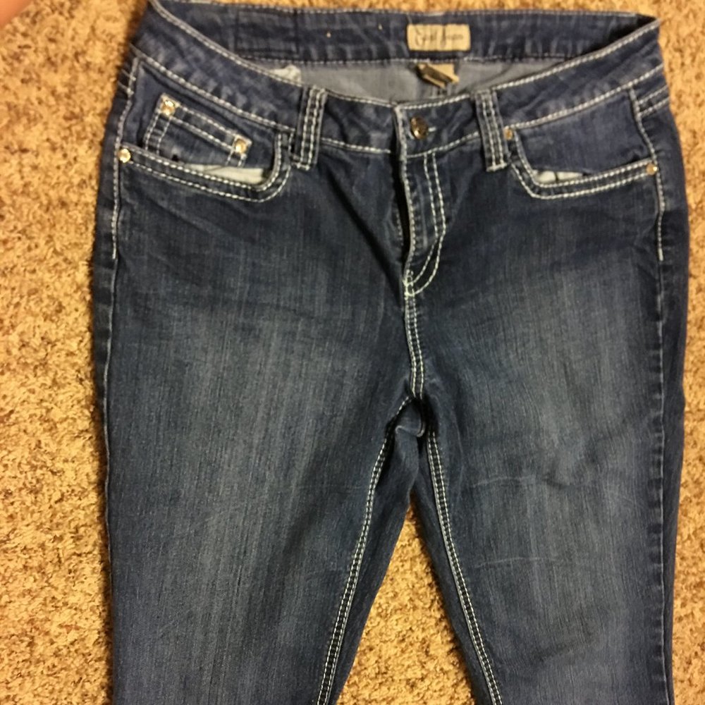 Mid wash bedazzled cropped jeans